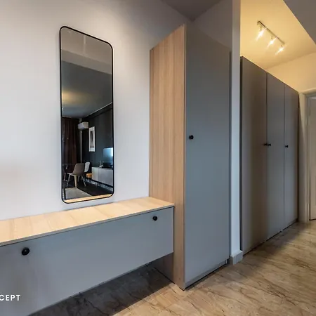 Spacious 806 דירה